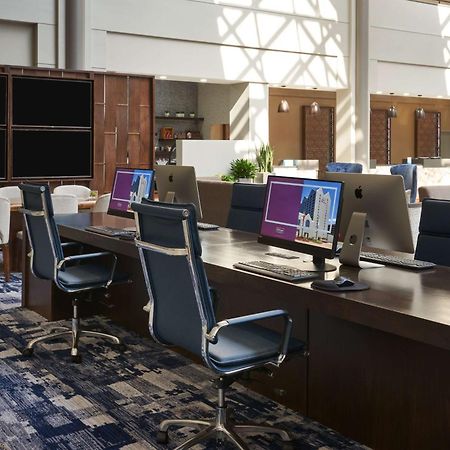 Hotel Hilton Houston North Esterno foto