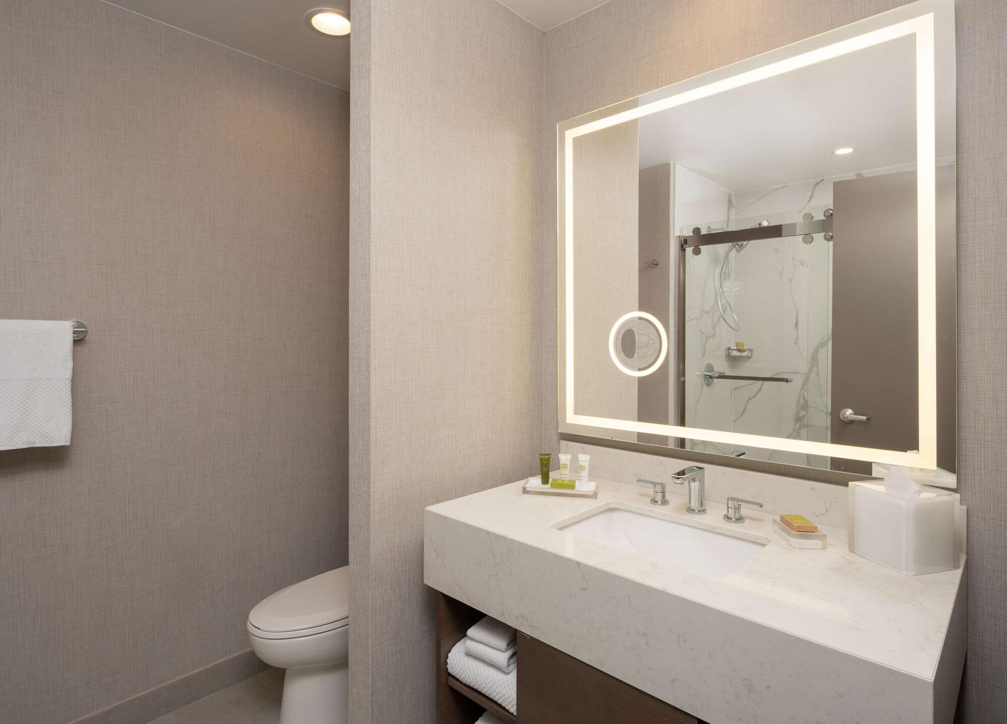 Hotel Hilton Houston North Esterno foto