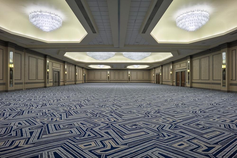 Hotel Hilton Houston North Esterno foto