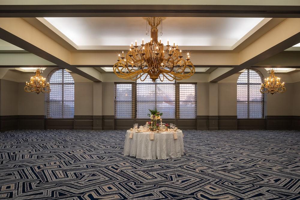Hotel Hilton Houston North Esterno foto