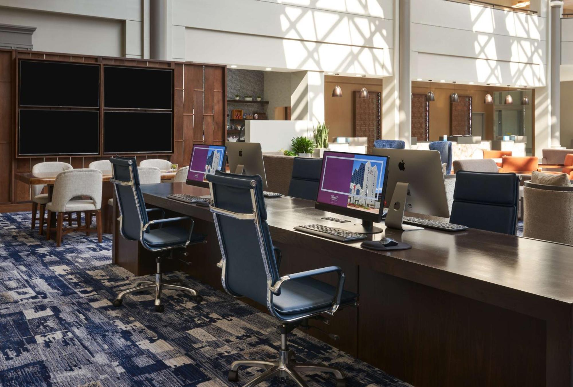 Hotel Hilton Houston North Esterno foto