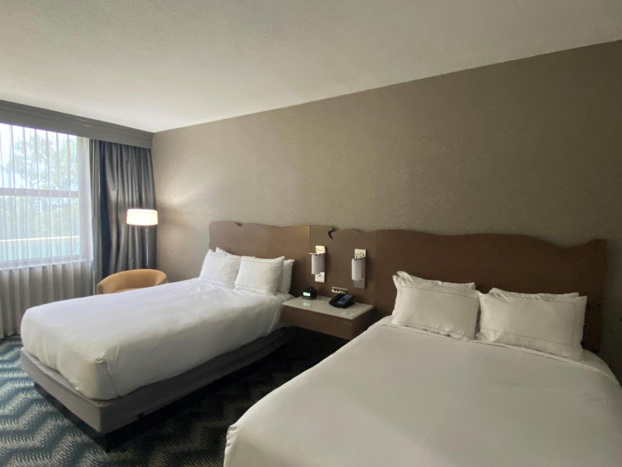 Hotel Hilton Houston North Esterno foto