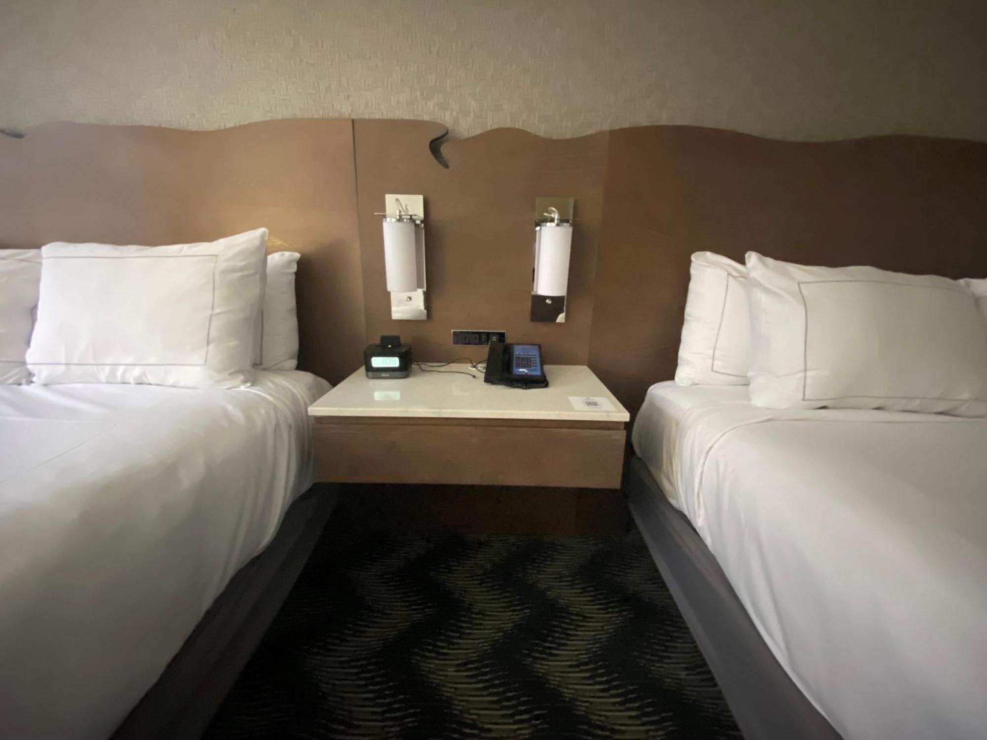 Hotel Hilton Houston North Esterno foto