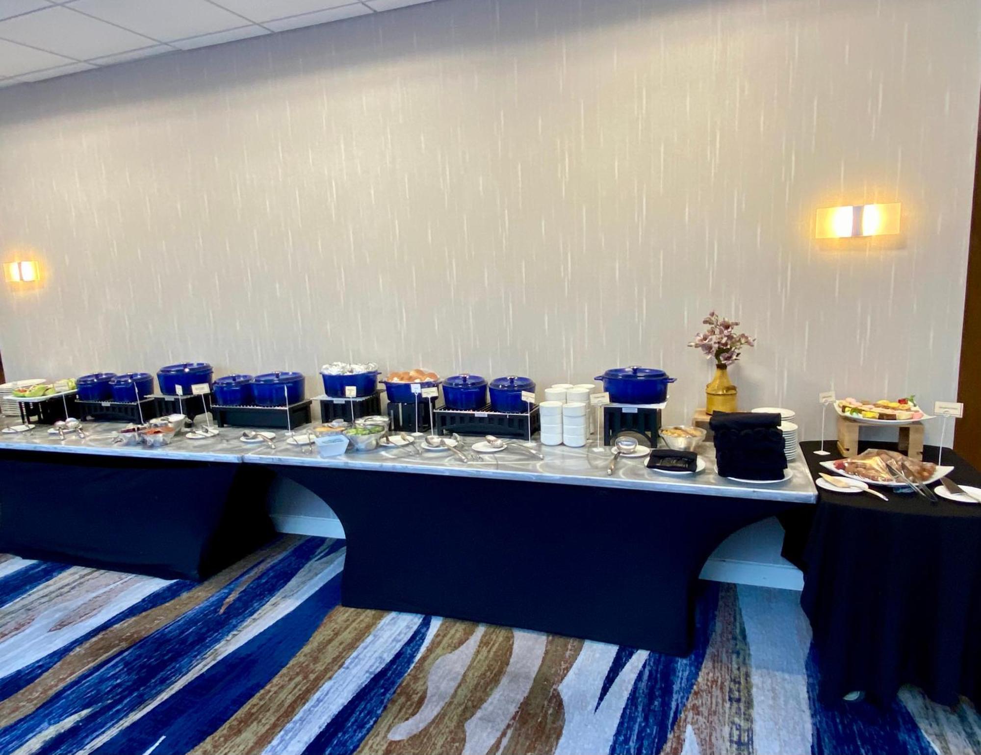 Hotel Hilton Houston North Esterno foto