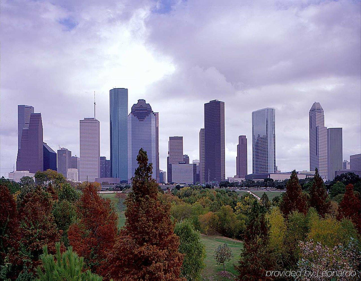 Hotel Hilton Houston North Esterno foto